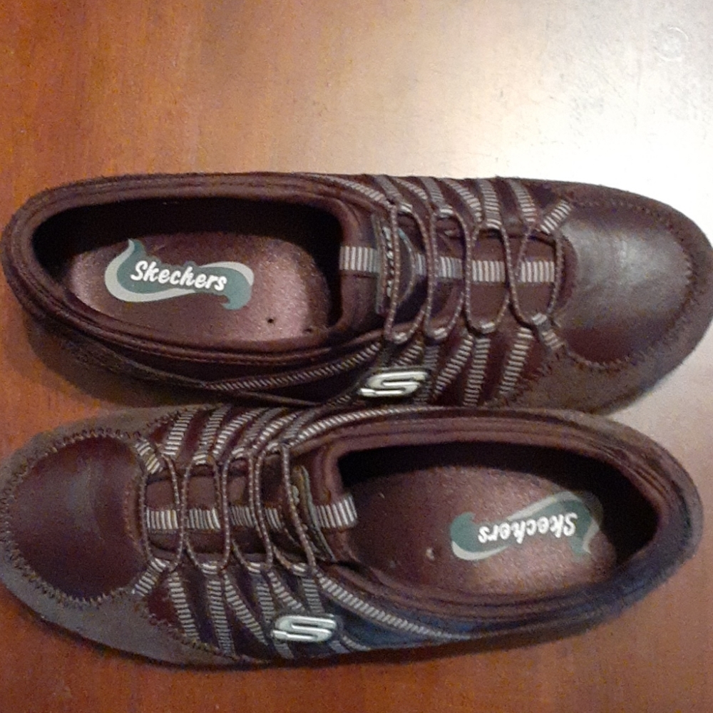 Skechers brown size 6.5